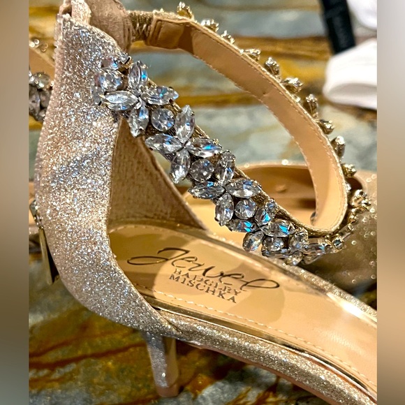 Jewel Badgley Mischka Raleigh Gold 💛 Glitter Closed Toe Zip Kitten Heels 7 1/2” - Picture 2 of 12